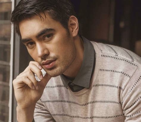 Clint Bondad Bio, Wiki, Age, Girlfriend (Catriona Gray), Parents .